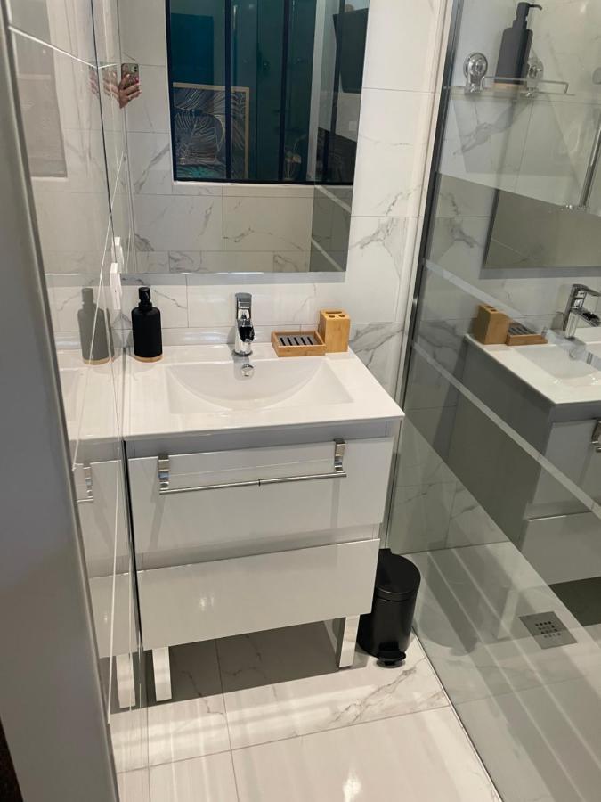 Appartement En Rez De Jardin Tout Equipe Fleurance ภายนอก รูปภาพ